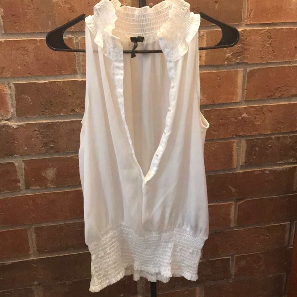Silky sleeveless shirt